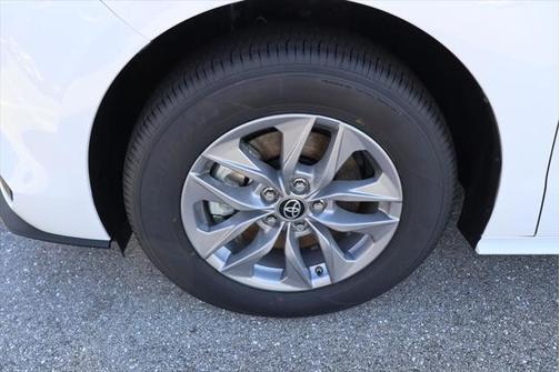 2024 Toyota Sienna LE