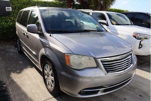 2014 Chrysler Town & Country Touring