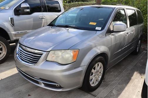 2014 Chrysler Town & Country Touring