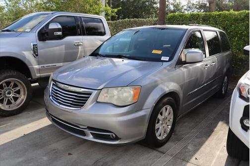2014 Chrysler Town & Country Touring