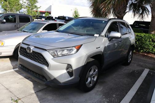 2021 Toyota RAV4 XLE