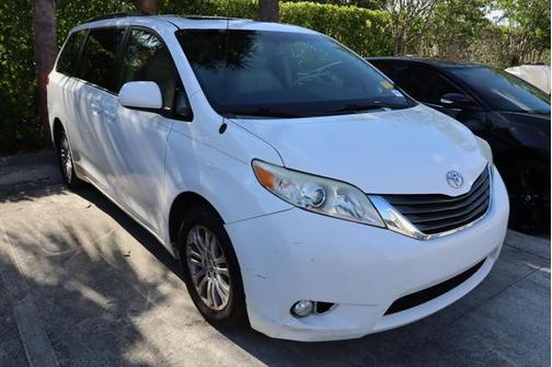 2013 Toyota Sienna XLE