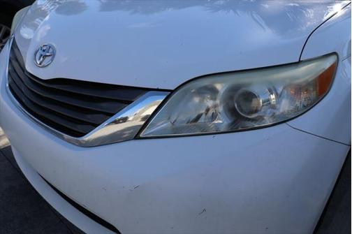 2013 Toyota Sienna XLE