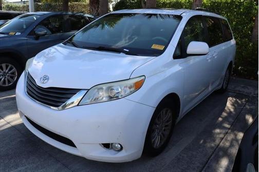 2013 Toyota Sienna XLE