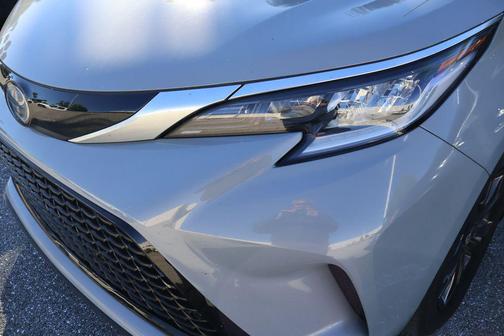 2024 Toyota Sienna XSE 7 Passenger