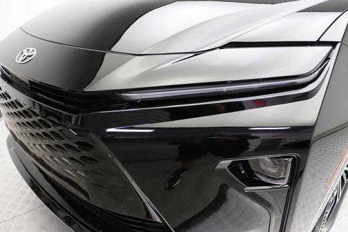 2025 Toyota Crown Signia XLE