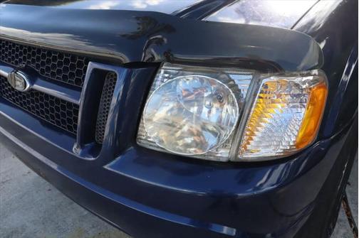 2004 Ford Explorer Sport Trac XLT