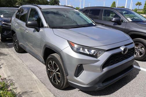2020 Toyota RAV4 LE