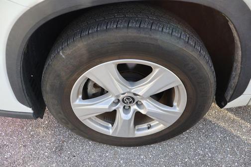 Wind Chill Pearl 2023 Toyota Highlander LE