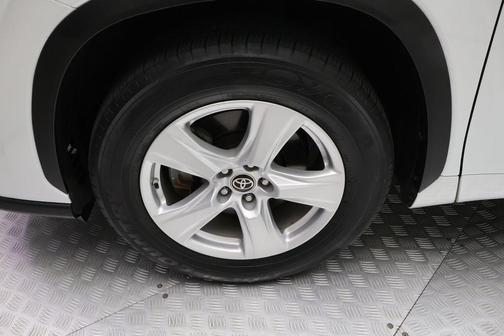 Wind Chill Pearl 2023 Toyota Highlander LE