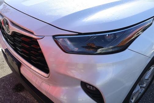 Wind Chill Pearl 2023 Toyota Highlander LE