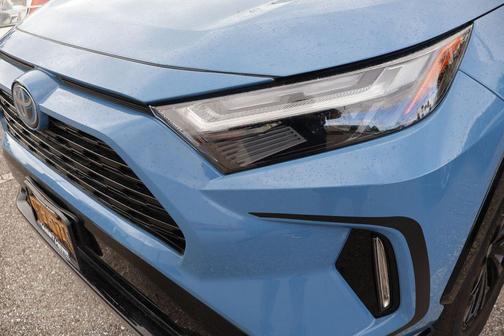 2023 Toyota RAV4 Hybrid SE