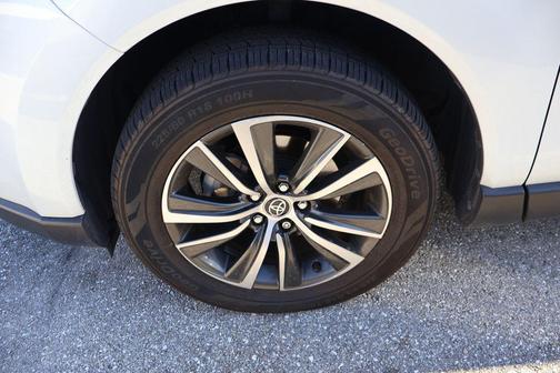 2023 Toyota Venza LE