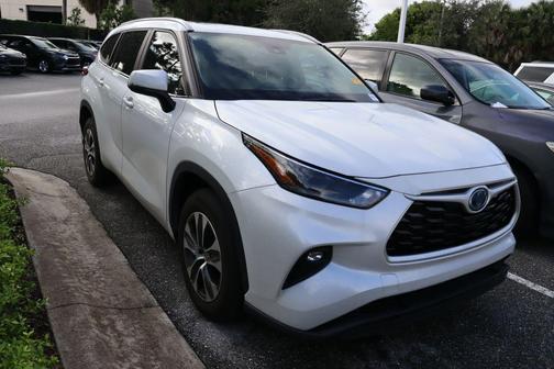2023 Toyota Highlander Hybrid XLE