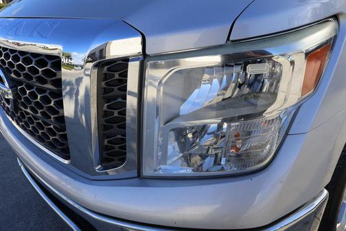 2018 Nissan Titan SV