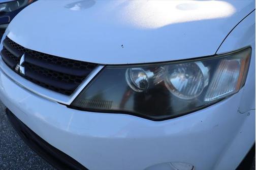 2009 Mitsubishi Outlander ES