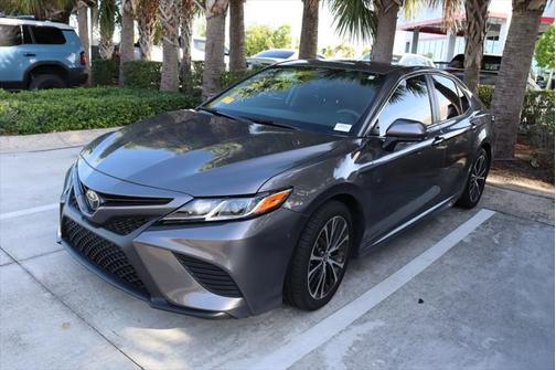 2020 Toyota Camry SE