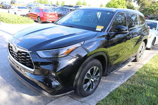 2022 Toyota Highlander XLE