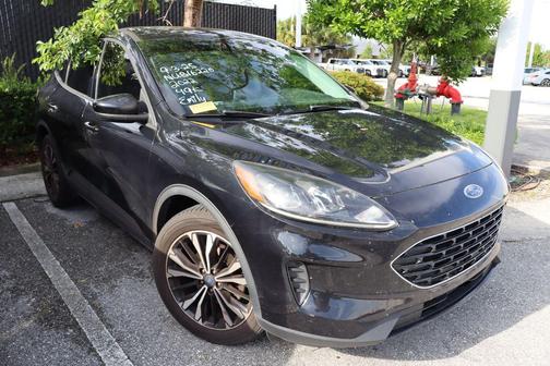 2022 Ford Escape SE