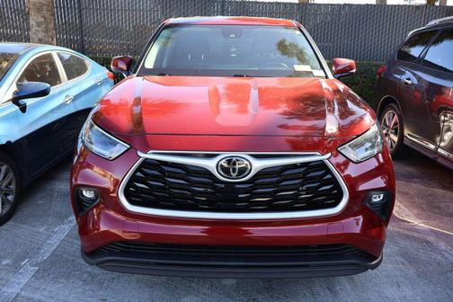 2021 Toyota Highlander LE