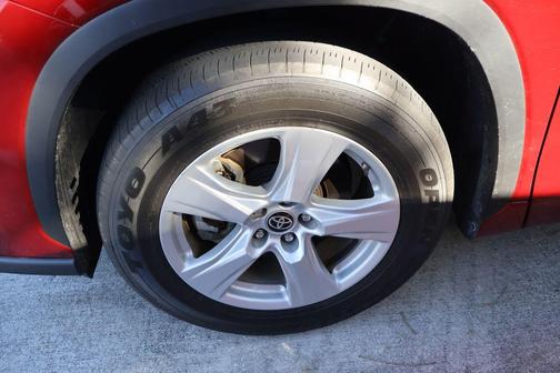 2021 Toyota Highlander LE