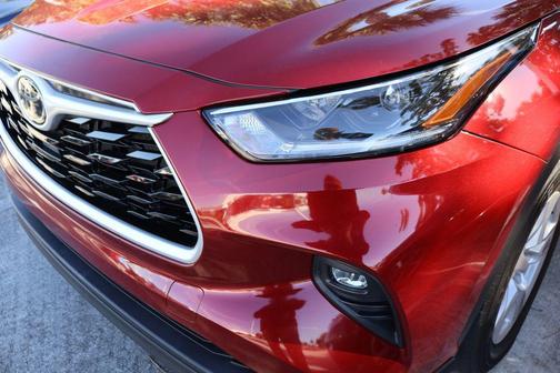 2021 Toyota Highlander LE
