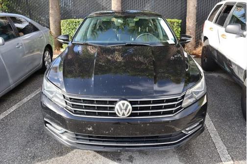 2016 Volkswagen Passat 1.8T SE w/Technology