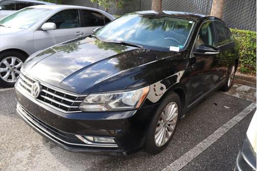 2016 Volkswagen Passat 1.8T SE w/Technology