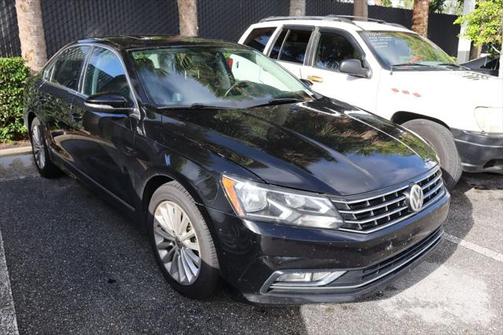 2016 Volkswagen Passat 1.8T SE w/Technology
