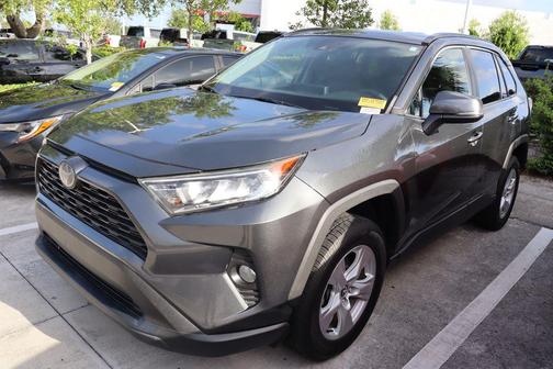 2020 Toyota RAV4 XLE