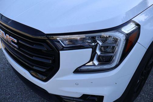 Summit White 2023 GMC Terrain SLT