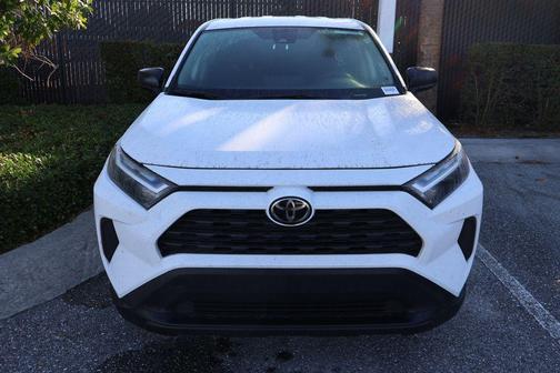 2025 Toyota RAV4 LE