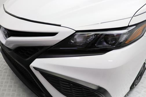 2024 Toyota Camry Hybrid SE