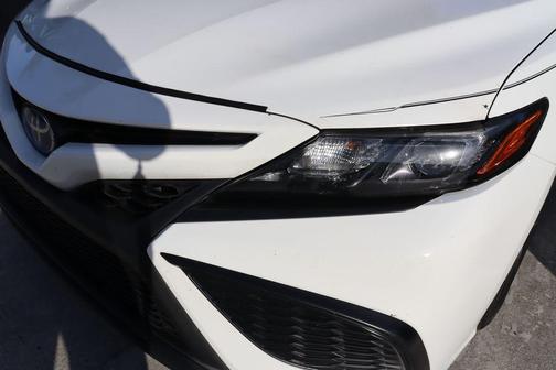 2024 Toyota Camry Hybrid SE