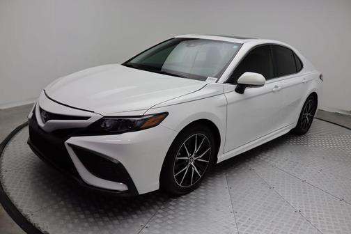 2024 Toyota Camry Hybrid SE