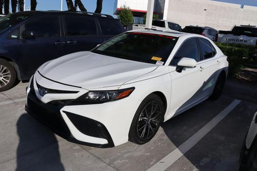2024 Toyota Camry Hybrid SE