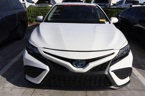 2024 Toyota Camry Hybrid SE