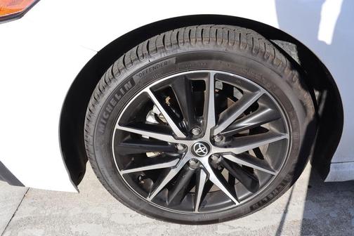 2024 Toyota Camry Hybrid SE