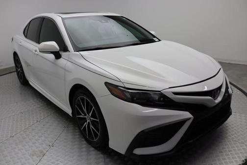 2024 Toyota Camry Hybrid SE