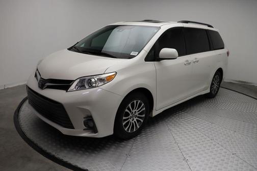 2020 Toyota Sienna XLE Premium