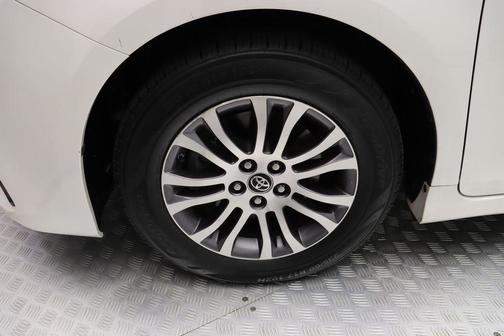 2020 Toyota Sienna XLE Premium