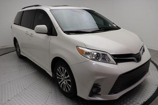 2020 Toyota Sienna XLE Premium