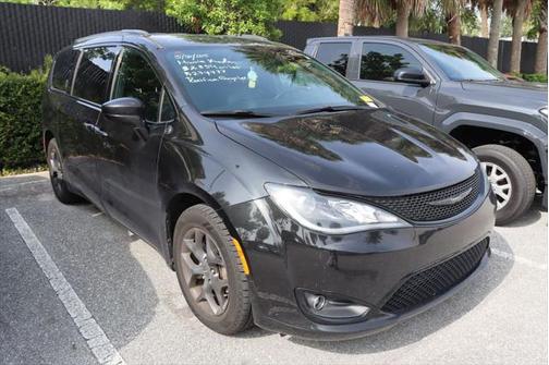 2020 Chrysler Pacifica Touring L
