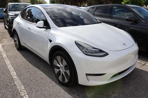 2022 Tesla Model Y Long Range Dual Motor All-Wheel Drive