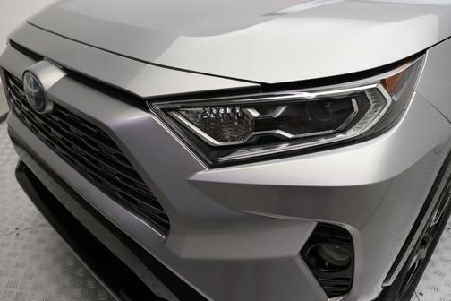 2021 Toyota RAV4 Hybrid SE