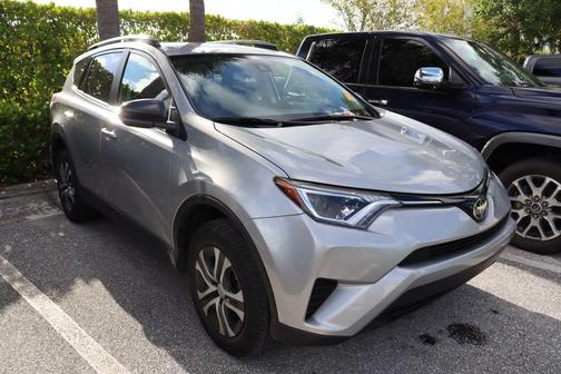 2017 Toyota RAV4 LE
