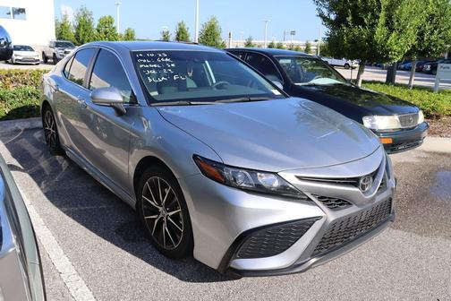 2023 Toyota Camry SE
