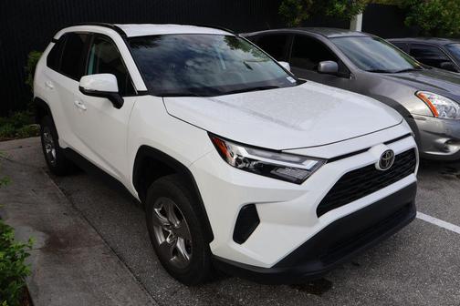 Ice Cap 2025 Toyota RAV4 XLE