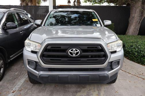 2017 Toyota Tacoma SR