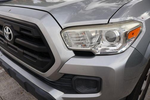 2017 Toyota Tacoma SR